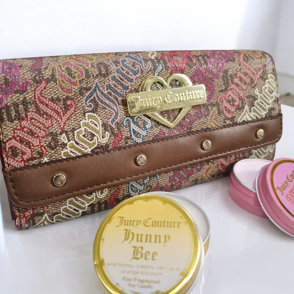 Juicy Couture ✦ Signature Print Wallet ✦ Pink & Gold Accents w/ Bonus Candles - Picture 2 of 13